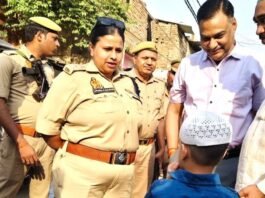 मिर्जापुर में बकरीद पर हाई अलर्ट: डीएम-एसपी ने शहर में किया फ्लैग मार्च