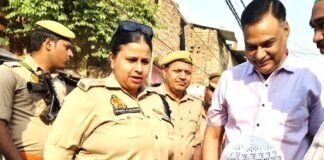 मिर्जापुर में बकरीद पर हाई अलर्ट: डीएम-एसपी ने शहर में किया फ्लैग मार्च