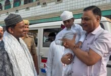 डीएम पवन गंगवार की आत्मीयता ने जीता दिल, बकरीद पर दिखी इंसानियत की मिसाल