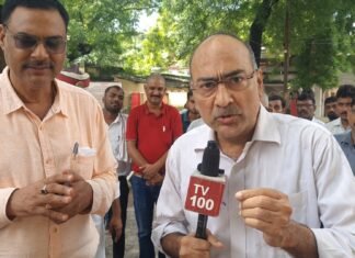 मिर्जापुर में घटतौली करने वाले दो व्यापारियों पर मुकदमा दर्ज, डीएम के निर्देश पर कार्रवाई से मचा हड़कंप