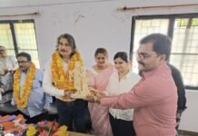 सीएमओ डॉ. सीएल वर्मा को भावभीनी विदाई, डॉ. कीर्ति कुमार मिश्रा का हुआ स्वागत