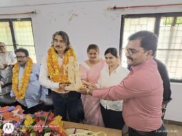 सीएमओ डॉ. सीएल वर्मा को भावभीनी विदाई, डॉ. कीर्ति कुमार मिश्रा का हुआ स्वागत