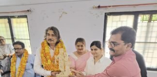 सीएमओ डॉ. सीएल वर्मा को भावभीनी विदाई, डॉ. कीर्ति कुमार मिश्रा का हुआ स्वागत