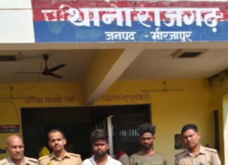 मिर्जापुर में झपट्टा मारकर लॉकेट छीनने वाले दो शातिर बदमाश गिरफ्तार