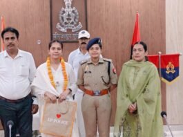 मेधावी छात्र-छात्राओं का सम्मान, पर्यावरण संरक्षण का भी दिलाया संकल्प