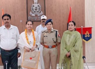 मेधावी छात्र-छात्राओं का सम्मान, पर्यावरण संरक्षण का भी दिलाया संकल्प
