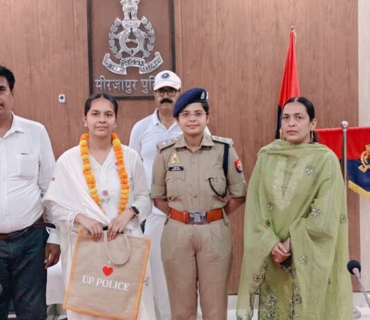 मेधावी छात्र-छात्राओं का सम्मान, पर्यावरण संरक्षण का भी दिलाया संकल्प