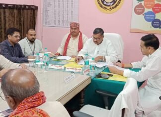 जिला सहकारी बैंक मिर्जापुर की प्रबंध समिति बैठक में जमा वृद्धि और ऋण वितरण लक्ष्य पर चर्चा