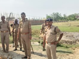 ड्रोन की निगरानी में लालगंज पुलिस की बड़ी कार्रवाई, 40 लीटर कच्ची शराब बरामद