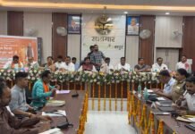 मंत्री नंदी की बैठक में एआईजी स्टाम्प को कारण बताओ नोटिस, समाज कल्याण अधिकारी को प्रतिकूल प्रविष्टि