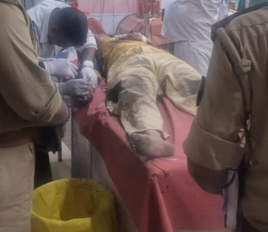 नटवा रोड पर महिला लहूलुहान हालत में मिली, गले पर धारदार हथियार से हमले की आशंका