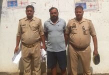 मिर्जापुर में10 किलो से अधिक गांजा के साथ तस्कर गिरफ्तार, मोटरसाइकिल भी जब्त