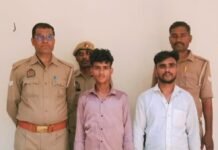 टेंपो में चोरी करने वाले दो आरोपी 24 घंटे के भीतर गिरफ्तार, 13 हजार रुपये और ऑटो बरामद