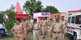 आगामी त्योहारों को लेकर एसपी ने चुनार थाने का किया औचक निरीक्षण