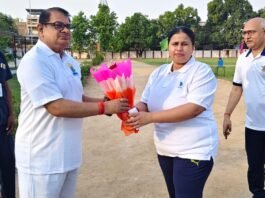 मीरजापुर पुलिस लाइन में अंतरराष्ट्रीय योग दिवस पर सामूहिक योगाभ्यास, पर्यटन महानिदेशक रहे मुख्य अतिथि