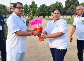 मीरजापुर पुलिस लाइन में अंतरराष्ट्रीय योग दिवस पर सामूहिक योगाभ्यास, पर्यटन महानिदेशक रहे मुख्य अतिथि