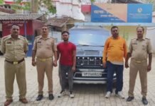 गोतस्करी गिरोह के दो सदस्य गिरफ्तार, स्कॉर्पियो और मोबाइल फोन बरामद