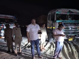मिर्जापुर में 74 ट्रकों का चालान, 25.79 लाख रुपये जुर्माना वसूला