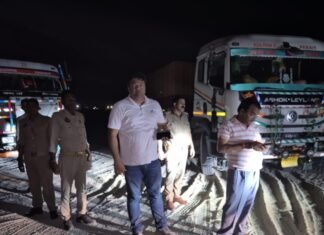 मिर्जापुर में 74 ट्रकों का चालान, 25.79 लाख रुपये जुर्माना वसूला