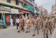 मिर्जापुर में मुहर्रम को लेकर हाई अलर्ट: एसपी ने संवेदनशील इलाकों में किया फ्लैग मार्च
