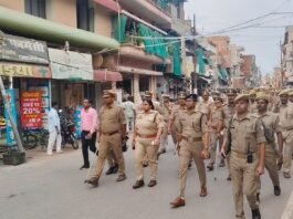 मिर्जापुर में मुहर्रम को लेकर हाई अलर्ट: एसपी ने संवेदनशील इलाकों में किया फ्लैग मार्च