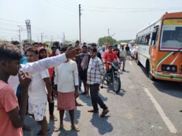 मासूम की मौत के बाद अष्टभुजा टोल प्लाजा पर चक्का जाम, परिजनों में आक्रोश