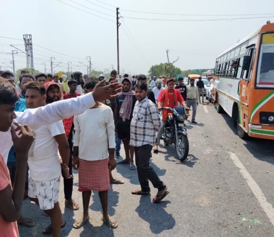 मासूम की मौत के बाद अष्टभुजा टोल प्लाजा पर चक्का जाम, परिजनों में आक्रोश
