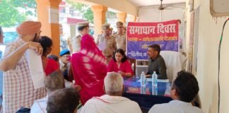थाना समाधान दिवस में आयुक्त और डीआईजी ने सुनीं जन समस्याएं, समयबद्ध व गुणवत्तापूर्ण निस्तारण के दिए निर्देश