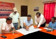 विश्वविद्यालय के निर्माण में देरी पर मंडलायुक्त सख्त, कार्यदायी संस्था को चेतावनी