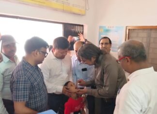 मुख्य चिकित्सा अधिकारी ने पल्स पोलियो अभियान का शुभारंभ किया, बच्चों को पिलाई दो बूंद जिंदगी की