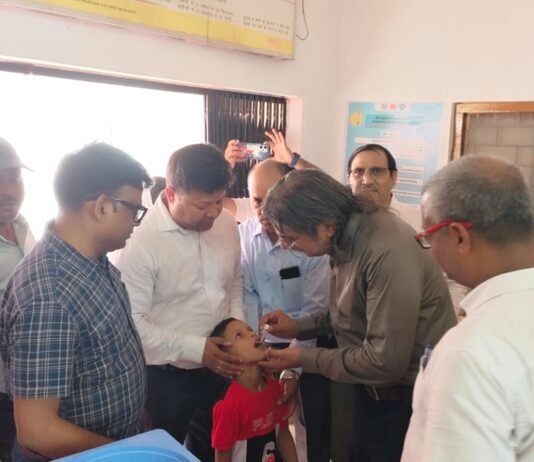 मुख्य चिकित्सा अधिकारी ने पल्स पोलियो अभियान का शुभारंभ किया, बच्चों को पिलाई दो बूंद जिंदगी की