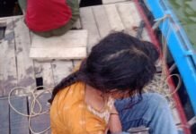 शास्त्री ब्रिज से गंगा में कूदी किशोरी, नाविकों की सूझबूझ से बची जान