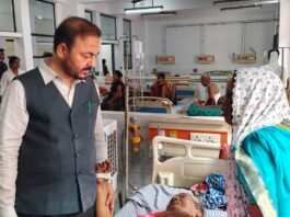 मंडली अस्पताल में ओपीडी के दौरान चार वरिष्ठ चिकित्सक अनुपस्थित