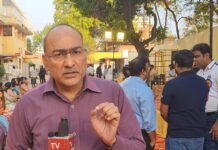 जुआरियों पर पुलिस का शिकंजा, 12 गिरफ्तार; अवैध चाकू के साथ एक दबोचा, दो वारंटी भी गिरफ्तार
