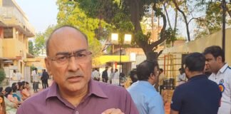 जुआरियों पर पुलिस का शिकंजा, 12 गिरफ्तार; अवैध चाकू के साथ एक दबोचा, दो वारंटी भी गिरफ्तार