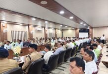 UPTET-2026 की तैयारियों की समीक्षा, डीएम-एसपी ने दिए नकलविहीन परीक्षा के निर्देश