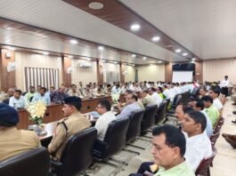 UPTET-2026 की तैयारियों की समीक्षा, डीएम-एसपी ने दिए नकलविहीन परीक्षा के निर्देश