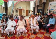 सहकारिता सप्ताह के तहत जिला सहकारी बैंक परिसर में नुक्कड़ नाटक का आयोजन