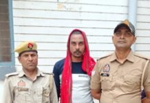 वाहन चोरी का खुलासा: अंतरजनपदीय शातिर चोर गिरफ्तार, चोरी का टेम्पो बरामद