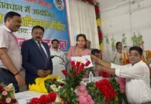 मिर्जापुर के 9 गांव बने मुकदमा विहीन, ग्राम प्रधानों को किया गया सम्मानित