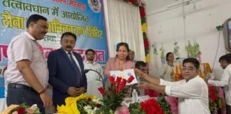 मिर्जापुर के 9 गांव बने मुकदमा विहीन, ग्राम प्रधानों को किया गया सम्मानित