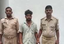 एक किलो से अधिक चरस के साथ तस्कर गिरफ्तार