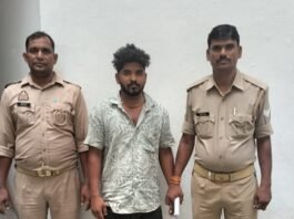 एक किलो से अधिक चरस के साथ तस्कर गिरफ्तार
