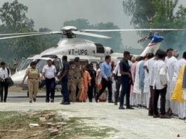 योगी आदित्यनाथ के हेलीकॉप्टर का रंग बदला