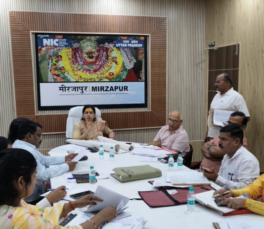 चंदईपुर में प्रस्तावित नए कलेक्ट्रेट निर्माण को लेकर विशेष सचिव दिव्या मित्तल ने की समीक्षा बैठक