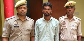 आत्महत्या के लिए उकसाने के आरोपी समेत चार गिरफ्तार, अवैध शराब और हथियार के साथ भी कार्रवाई
