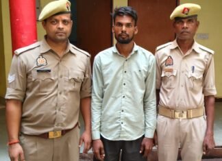 आत्महत्या के लिए उकसाने के आरोपी समेत चार गिरफ्तार