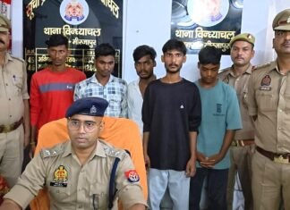 मिर्जापुर में11 चोरी के मोबाइल के साथ 7 आरोपी पकड़े गए
