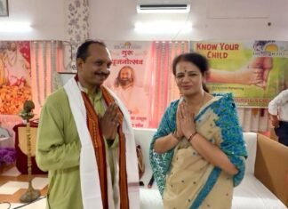 डैफोडिल्स पब्लिक स्कूल में गुरु पूर्णिमा पर भव्य सत्संग एवं गुरु पूजा