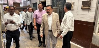 मीरजापुर: जज और डीएम ने बाल सुधार गृह व जिला जेल का किया औचक निरीक्षण